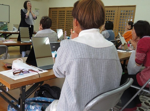 地域サロンで美容講座　企業の協力で開催3